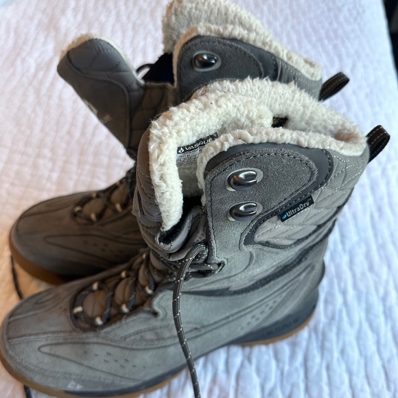 Vasque Winter Boots - women Size 11, New - Picture 1 of 4